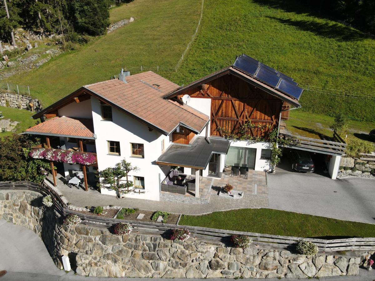 Haus Evelin Apartment Sankt Leonhard im Pitztal Exterior photo