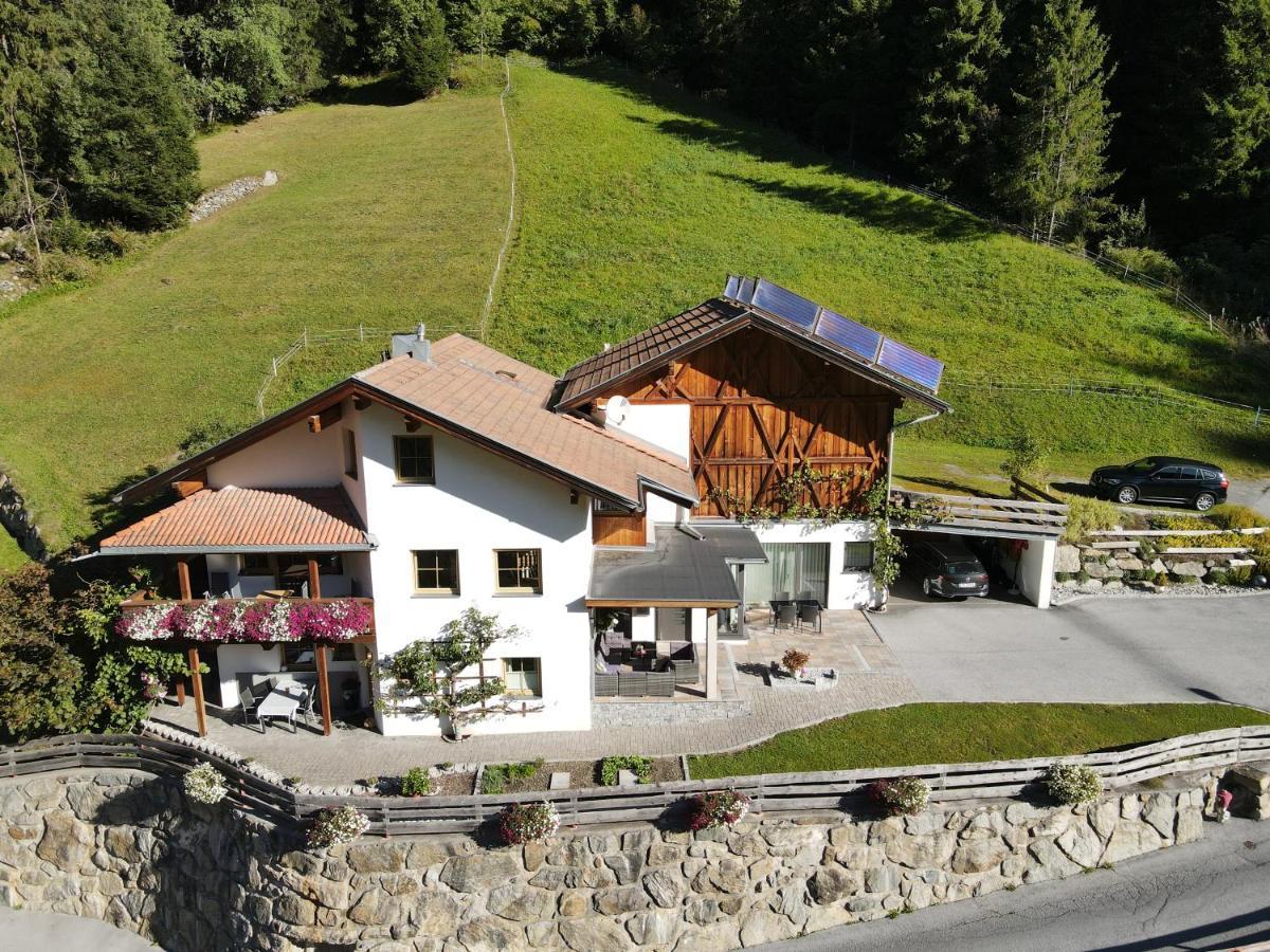 Haus Evelin Apartment Sankt Leonhard im Pitztal Exterior photo