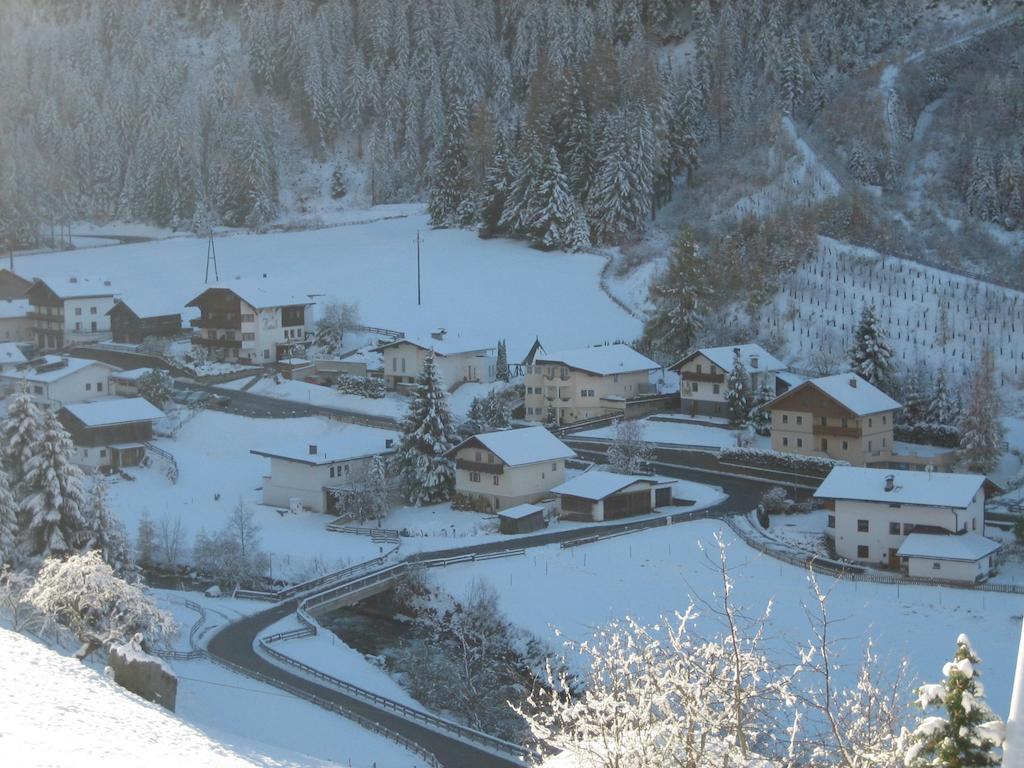 Haus Evelin Apartment Sankt Leonhard im Pitztal Exterior photo